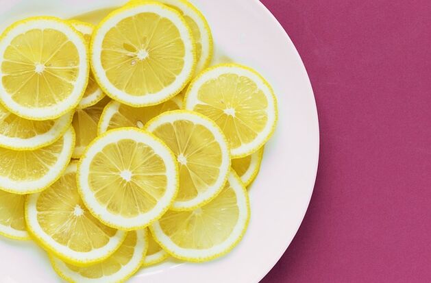 Lemon mengandungi vitamin C, yang merangsang potensi